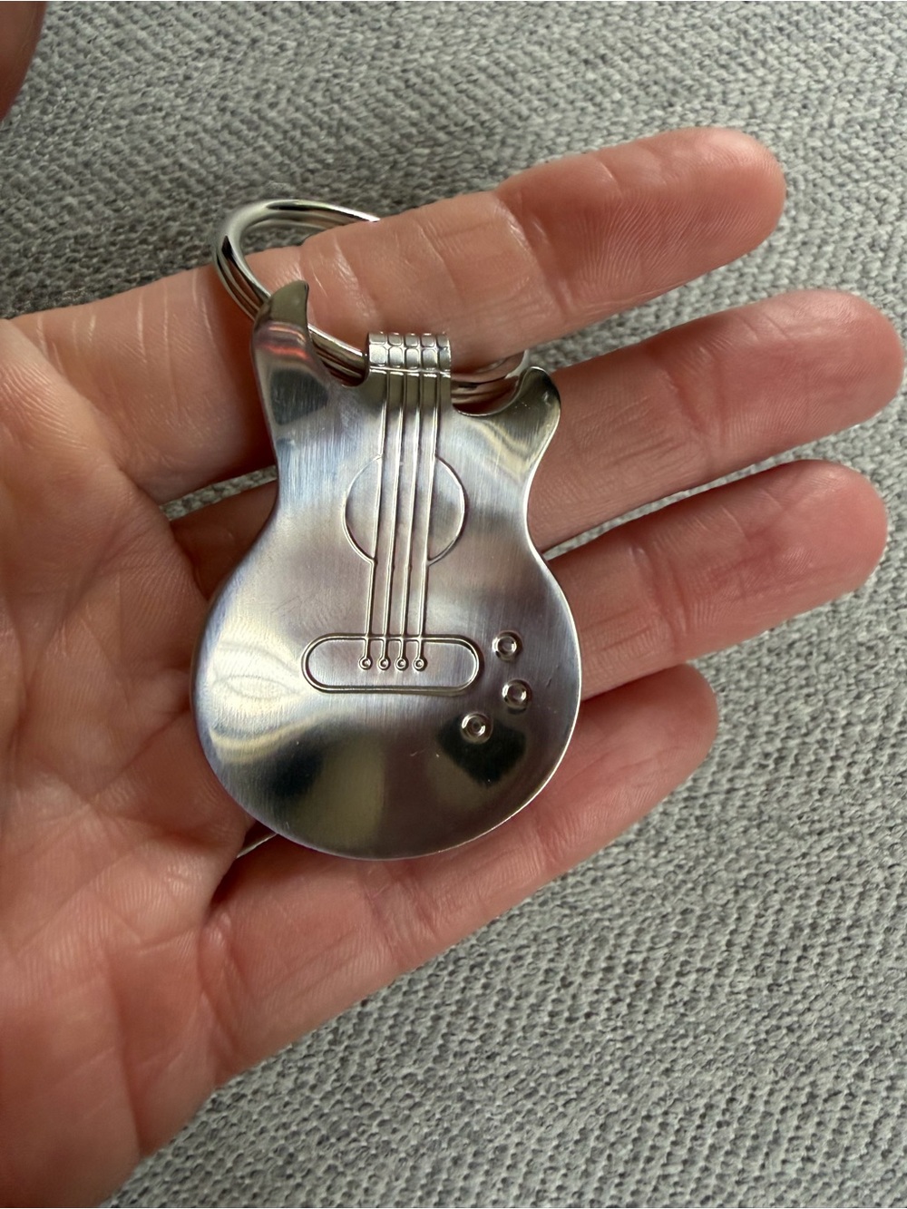Guitar Spoon Keychain - Picture 5 of 5
